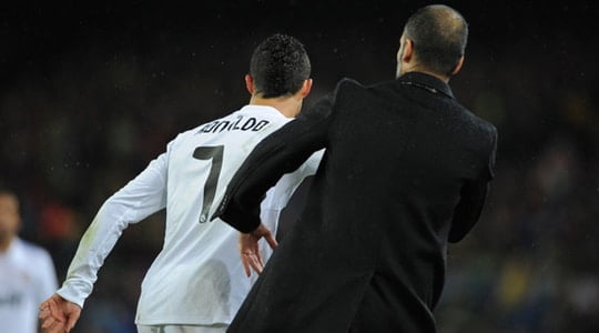 Ve UEFA Jose Mourinho’ya ceza verdi !
