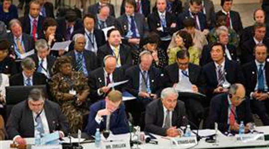 Onlar kölelik diyor, biz isyan 9 IMF toplantilari 01