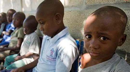 Haiti'deki çocuk tacirleri yakalandı 1 haiti cosuk tacirleri