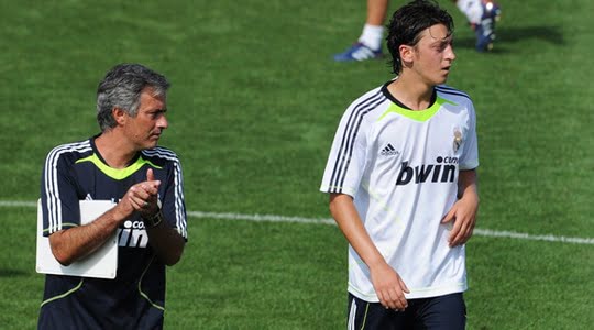 jose mourinho mesut ozil ht2