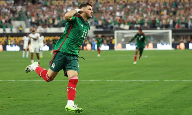 Santiago Gimenez Kimdir? Arjantin doğumlu Meksikalı Santiago Gimenez Hollanda'nın Feyenoord ekibine kaça transfer oldu. Ne kadar maaş alıyor hepsini sizlerle paylaşıyorum.