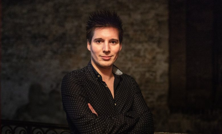 Rui Pinto Kimdir 1 Rui Pinto futbol dünyasının transferleri ve sözleşmelerine ilişkin gizli bilgileri ifşa eden Football Leaks internet sitesinin arkasındaki kişidir.