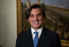 İtalya Ankara Büyükelçisi Giorgio Marrapodi, Vincenzo Montella'ya "Dünya ve Spor Diplomasisinde İtalyan Spor Elçisi" ödülünü verdi.