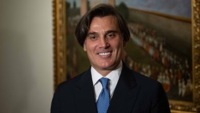 Vincenzo Montella İtalyan Spor Elçisi Ödül Aldı 8 İtalya Ankara Büyükelçisi Giorgio Marrapodi, Vincenzo Montella'ya "Dünya ve Spor Diplomasisinde İtalyan Spor Elçisi" ödülünü verdi.