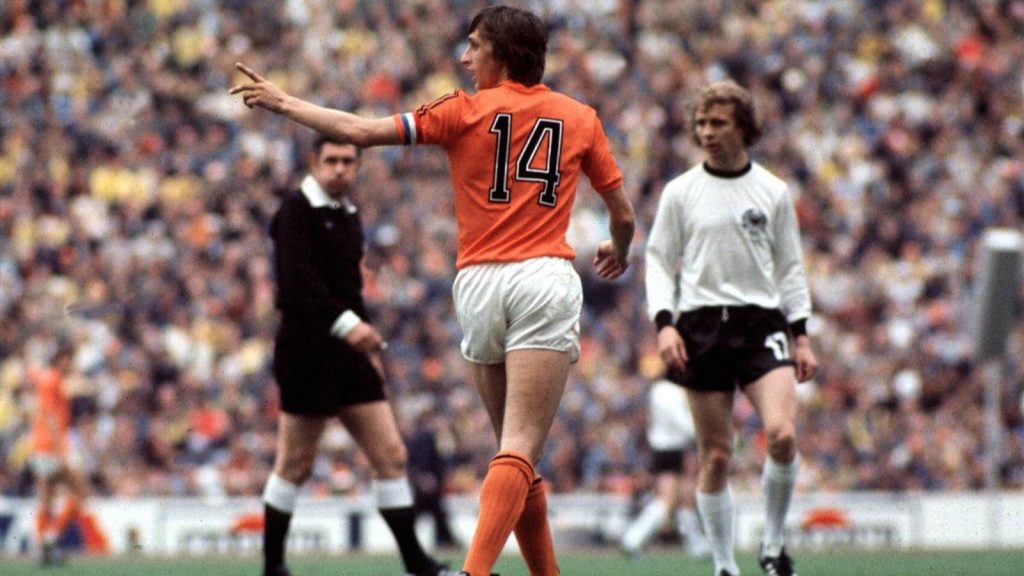 Johan Cruyff ile ilgili tüm haberler hT2 web sitemizde. Johan Cruyff haberleri, gelişmeleri ve Johan Cruyff fotoğrafları yer alıyor.